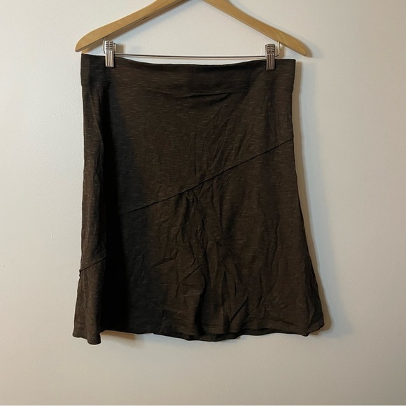 Toad & Co Oblique Skirt size Large - Picture 3 of 7